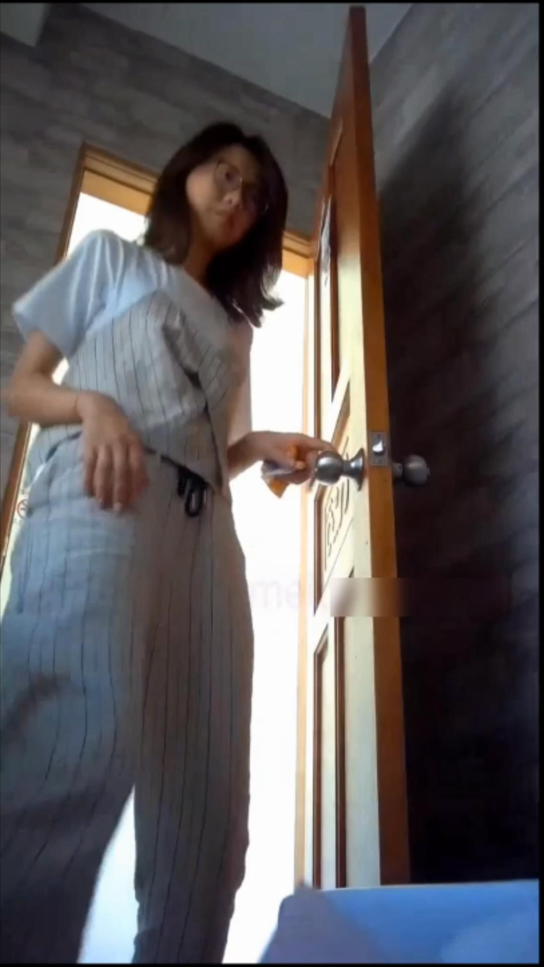 20208216664用户上传偷窥眼镜妹尿尿- www.jdav.vip
