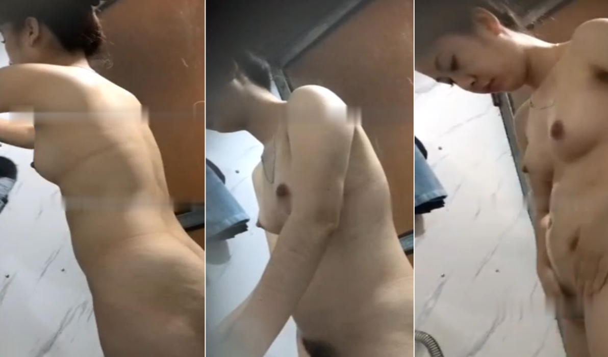 20205994050用户上传房东浴室洞中偷窥性感妹子洗澡- www.jdav.vip